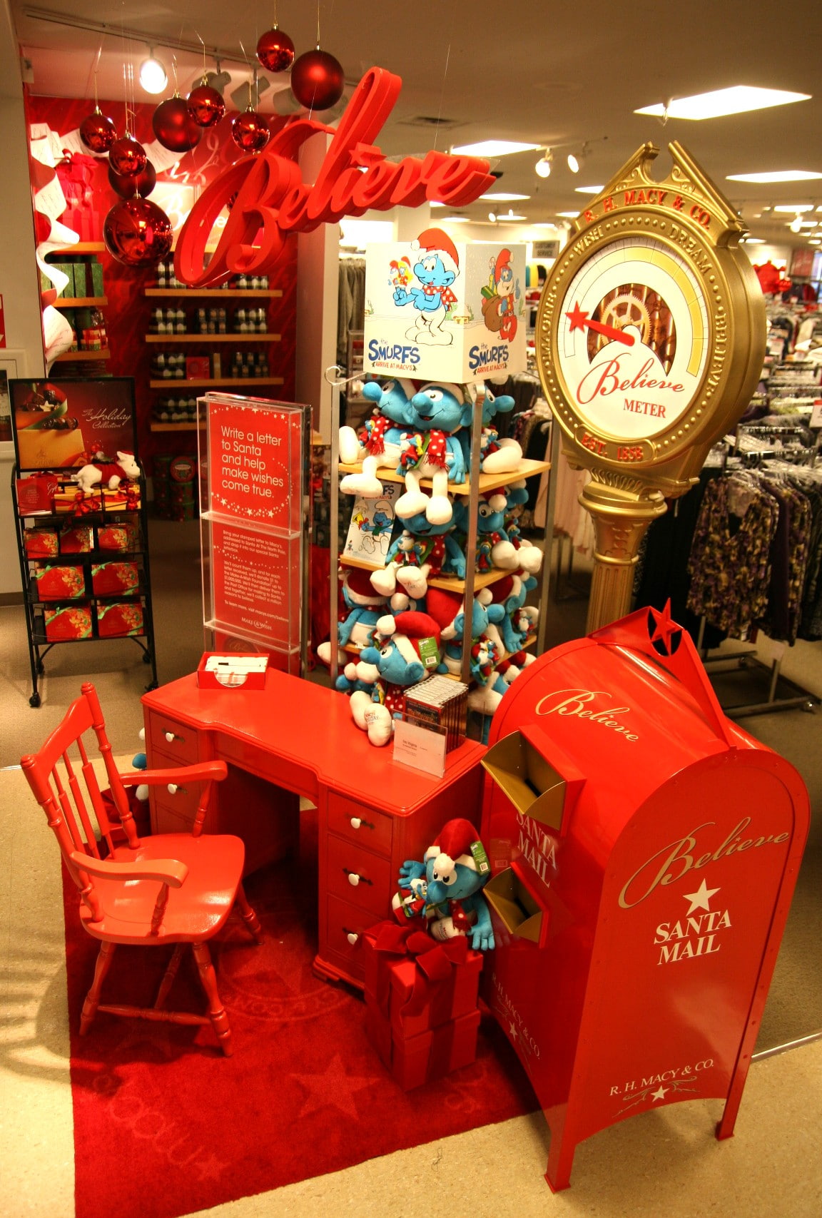 Macy's Holiday Believe campaign display